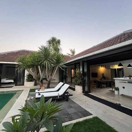 הוילה Kerobokan The Mia Bali מראה חיצוני תמונה